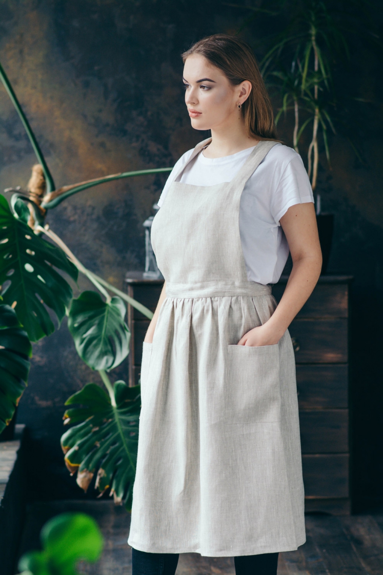 Linen pinafore 2025